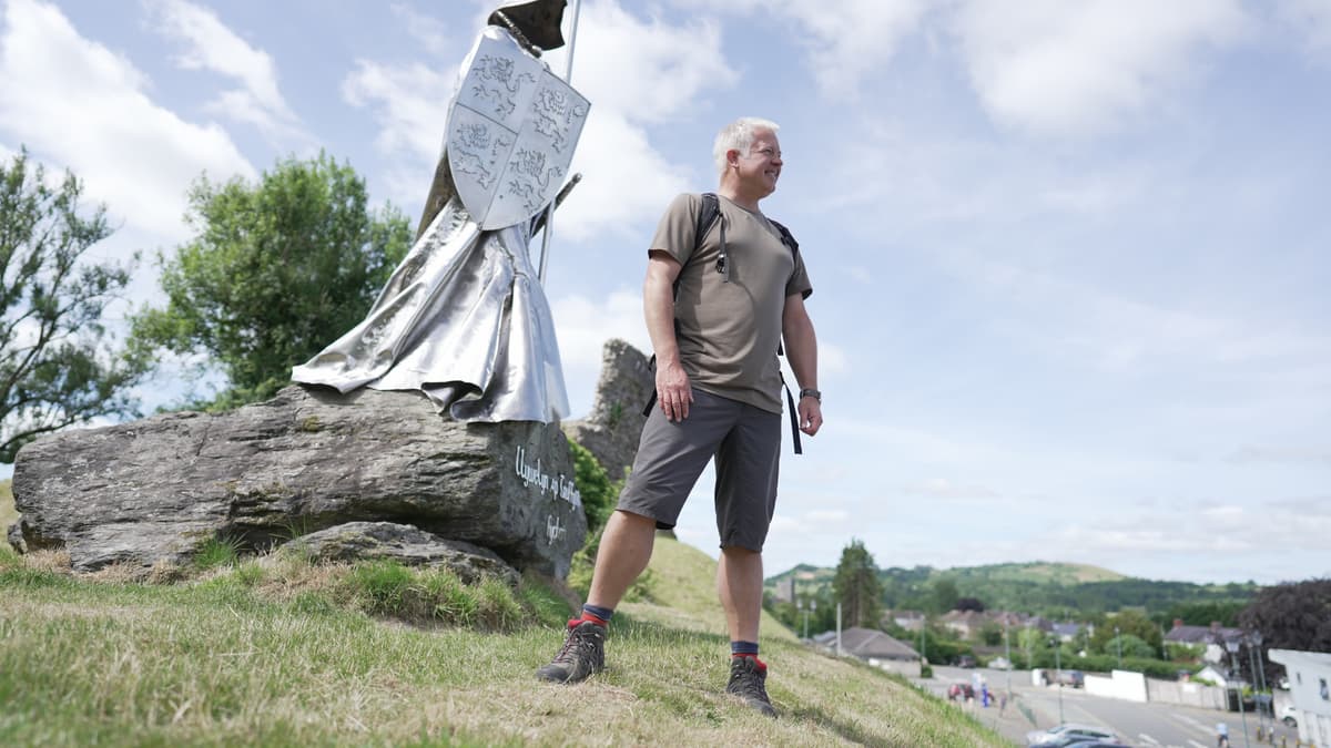 TV's Derek Brockway visits Llandovery and Llanwrtyd Wells in Weatherman